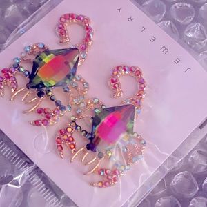 Sparkling Scorpion Stud earrings 🦂🎀💕✨
